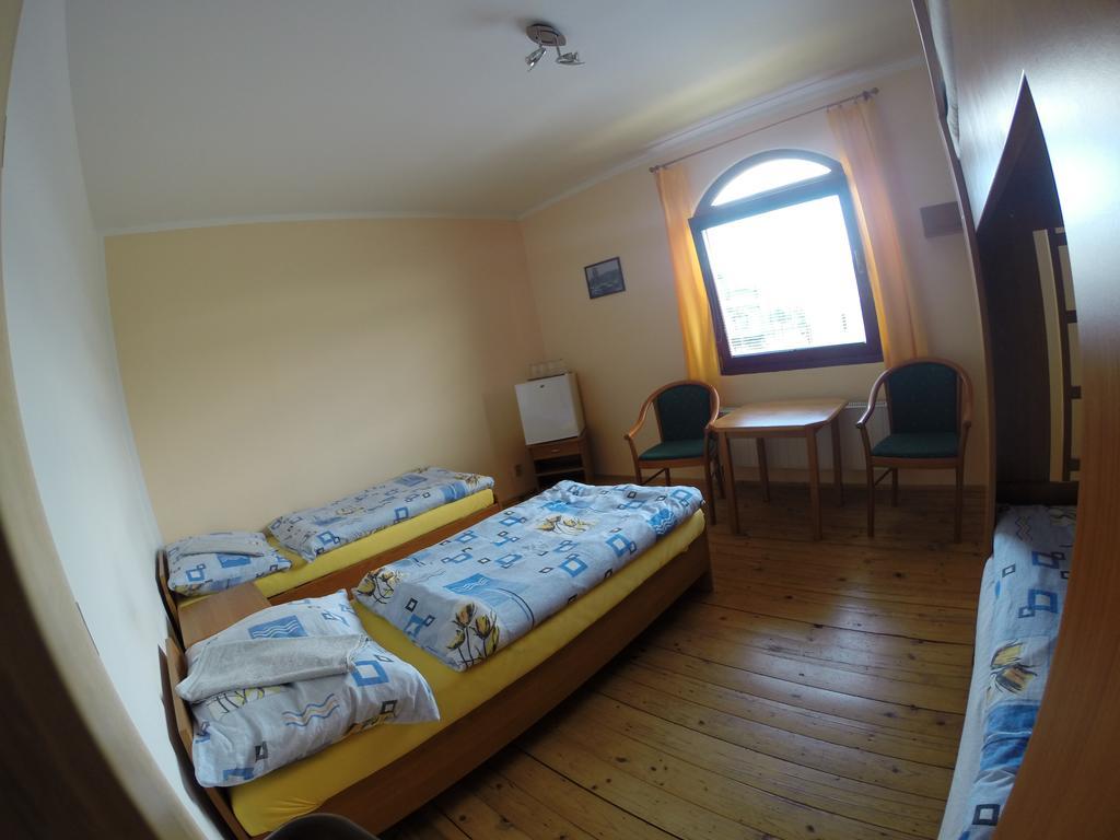 Penzion Jaros Popuvky Buitenkant foto